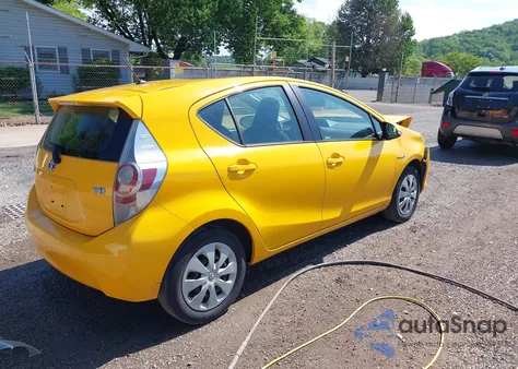 2014 Toyota Prius C One z USA, uszkodzony, nr VIN JTDKDTB31E1066984
